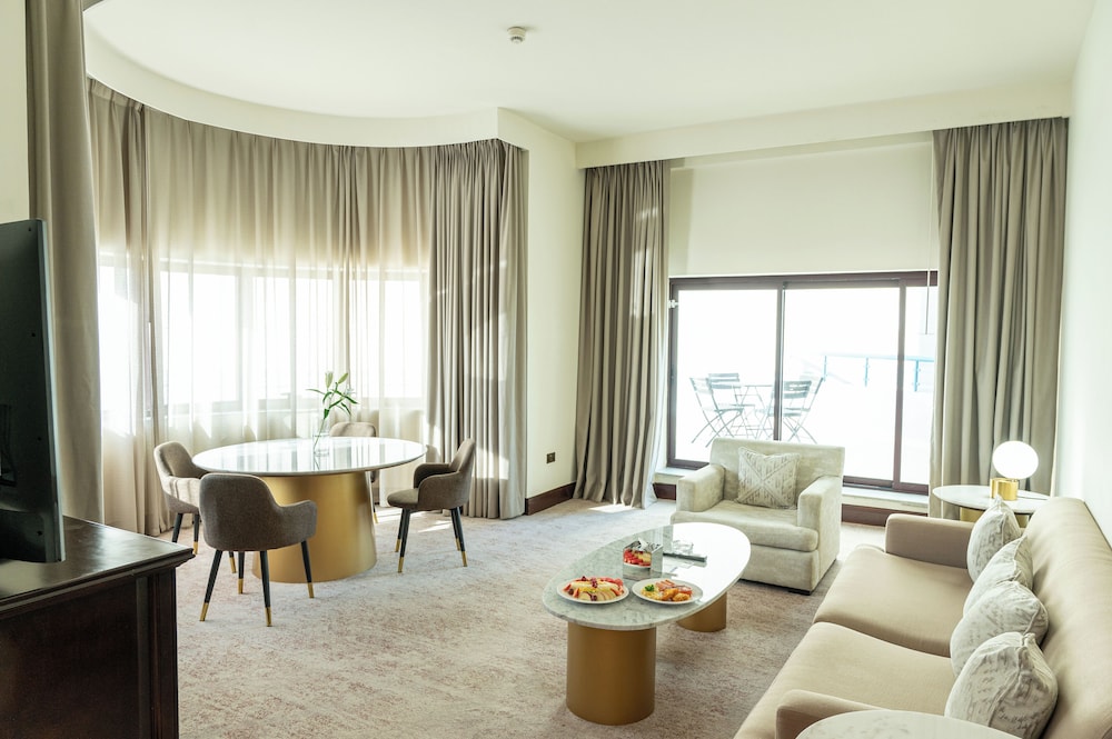 Majestic Cove Hotel 14