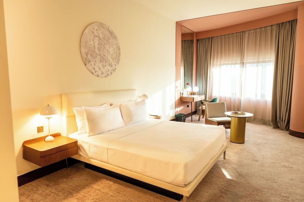 Majestic Cove Hotel 7