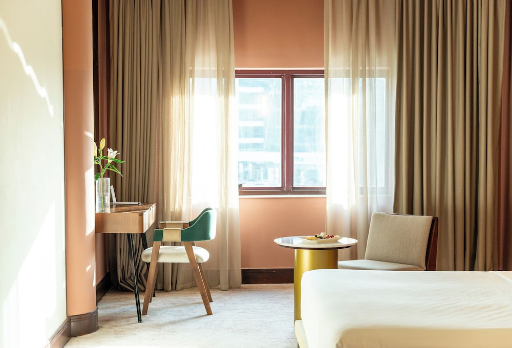 Majestic Cove Hotel 8