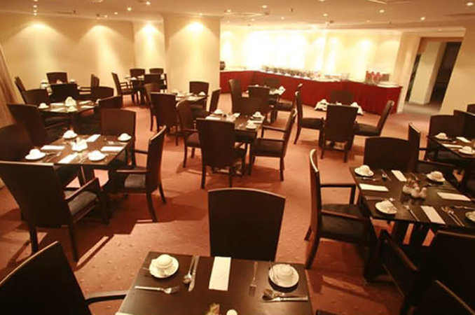 Dolphin Hotel Apartments 5