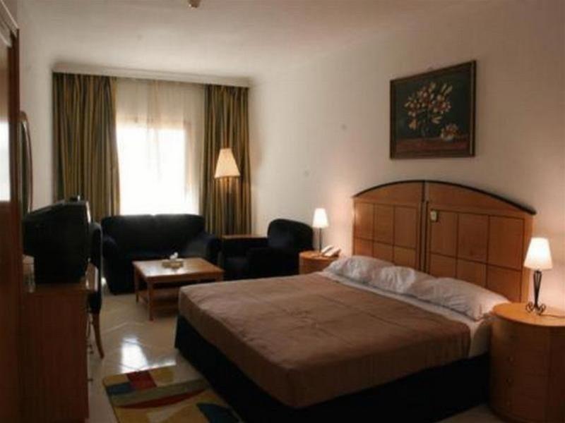 Dolphin Hotel Apartments 20