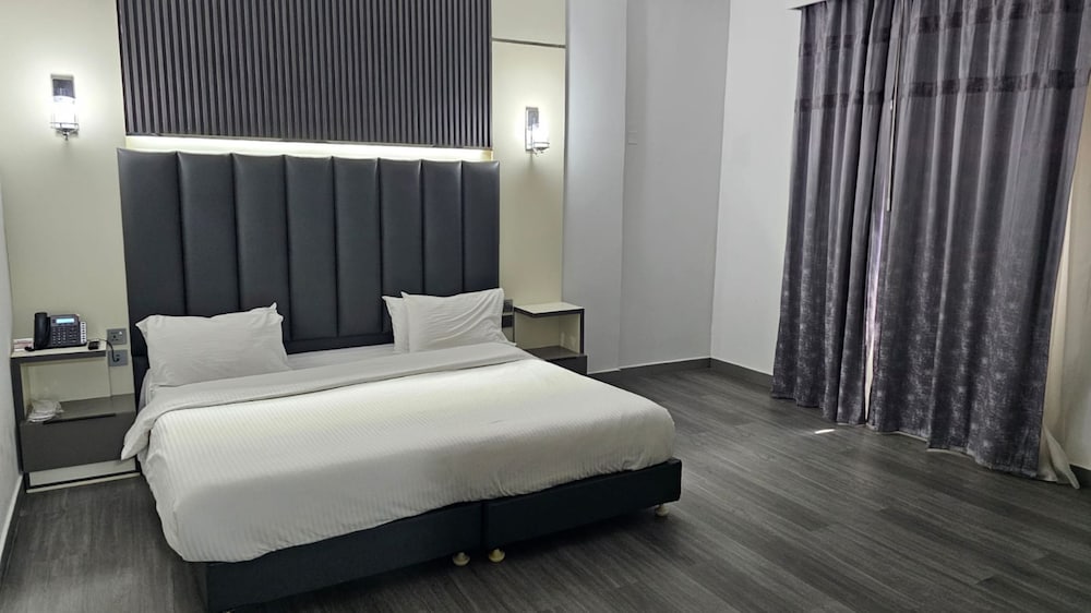 Sunday Sharjah Aparthotel formerly Royal Tulip 24