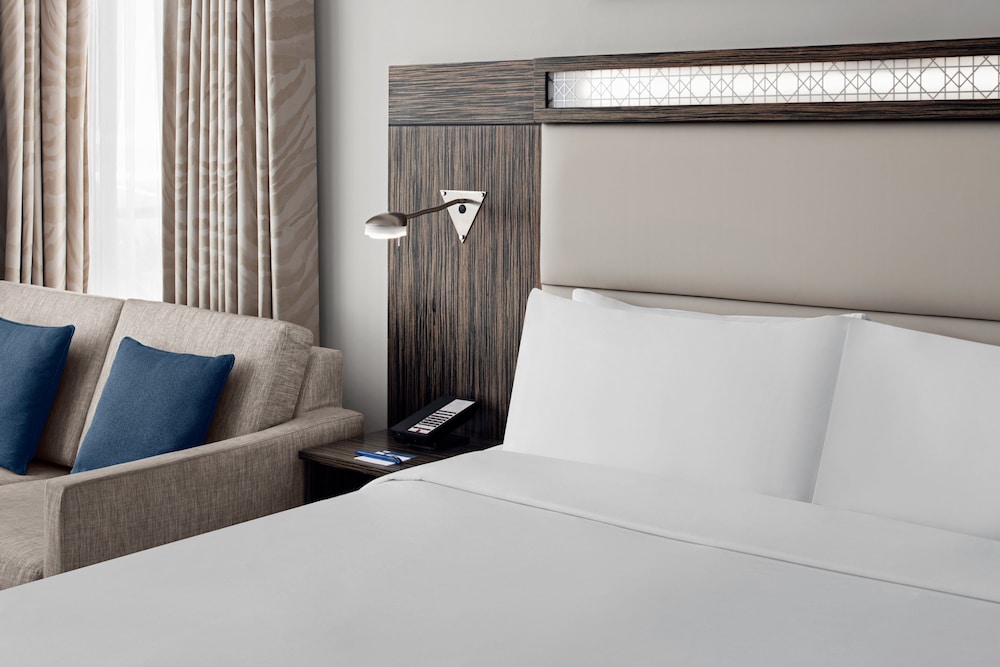 Holiday Inn Express Dubai - Jumeirah 8