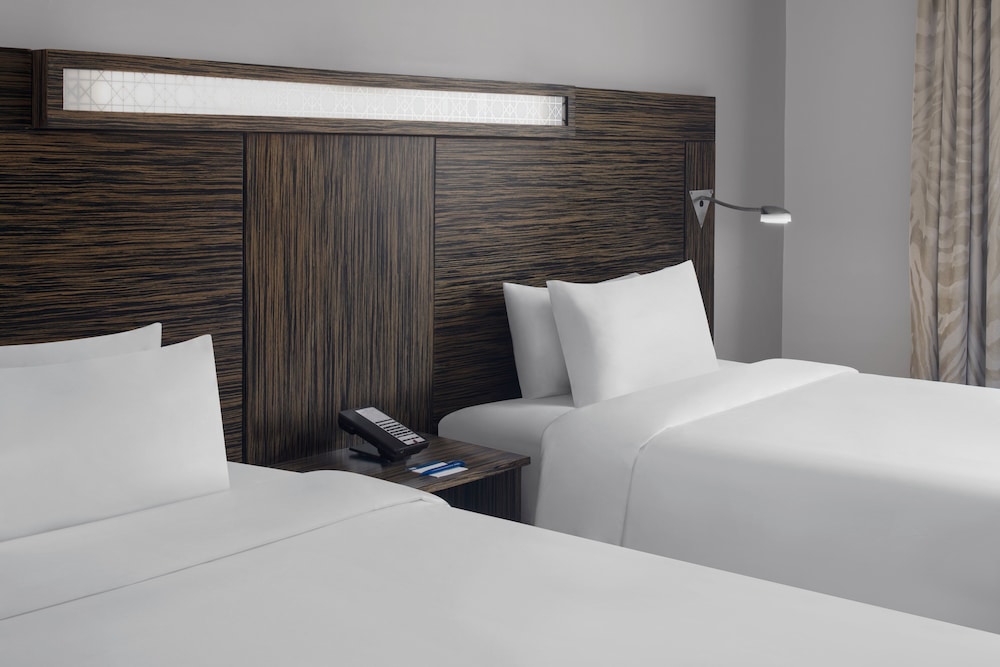 Holiday Inn Express Dubai - Jumeirah 7