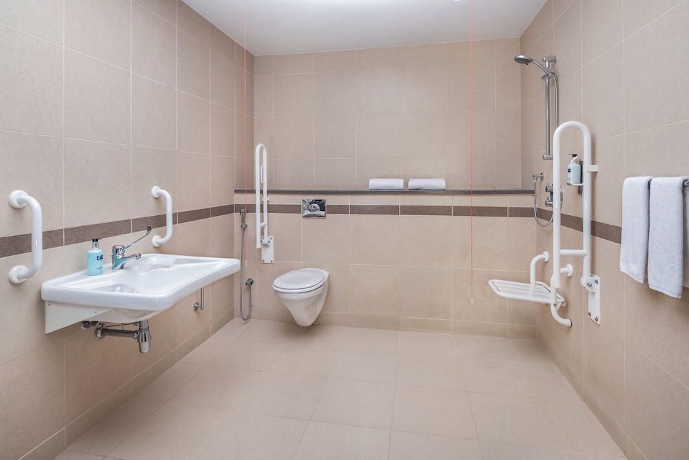 Holiday Inn Express Dubai - Jumeirah 13
