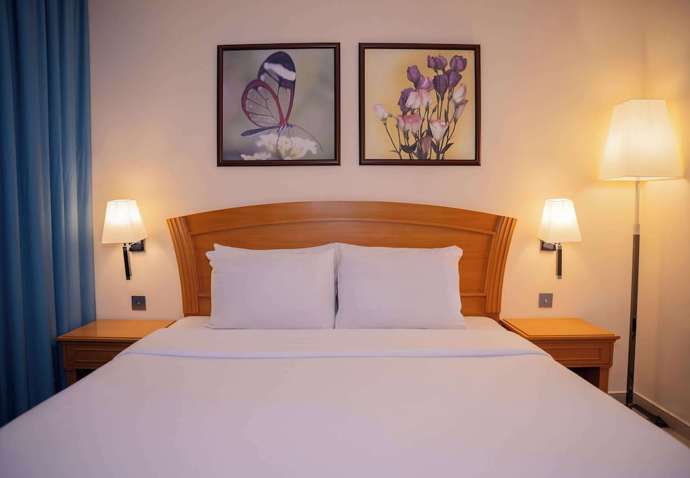Golden Tulip Sharjah 24