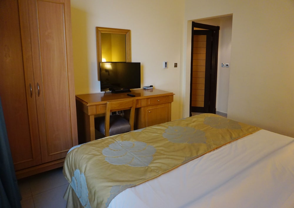 Golden Tulip Sharjah 18