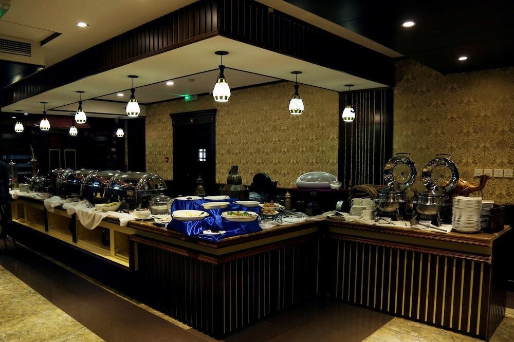Clifton International Hotel 11