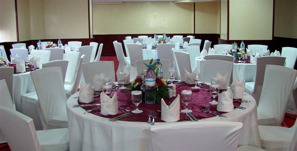 Clifton International Hotel 24