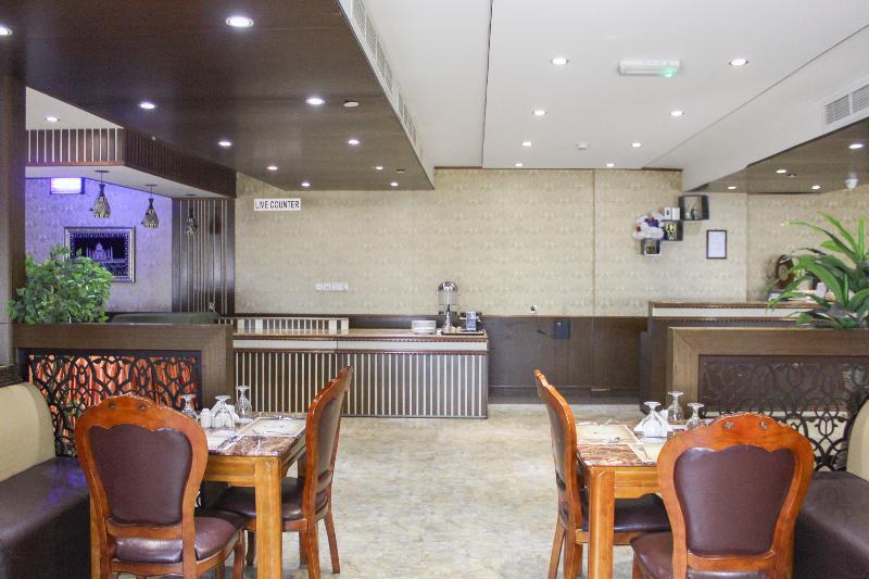 Clifton International Hotel 14