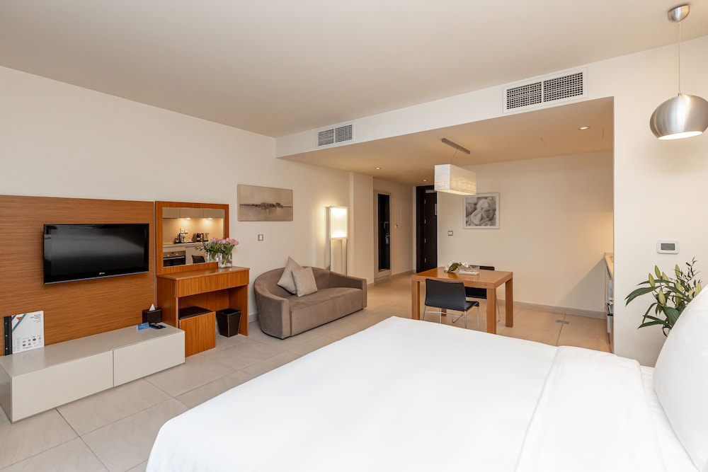 The Radisson Blu Residence, Dubai Marina 6