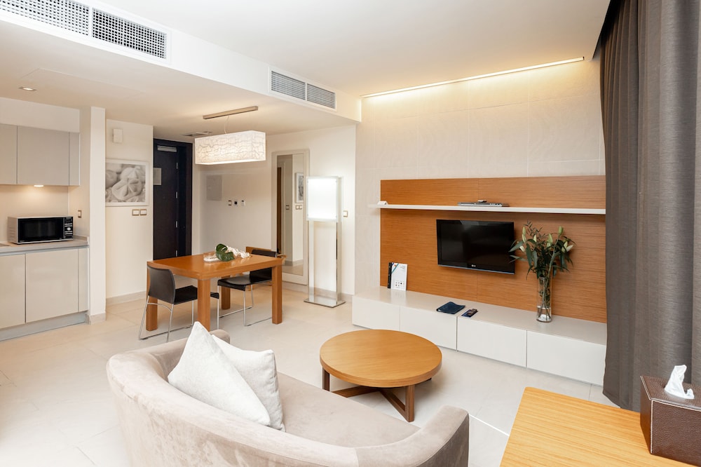 The Radisson Blu Residence, Dubai Marina 23