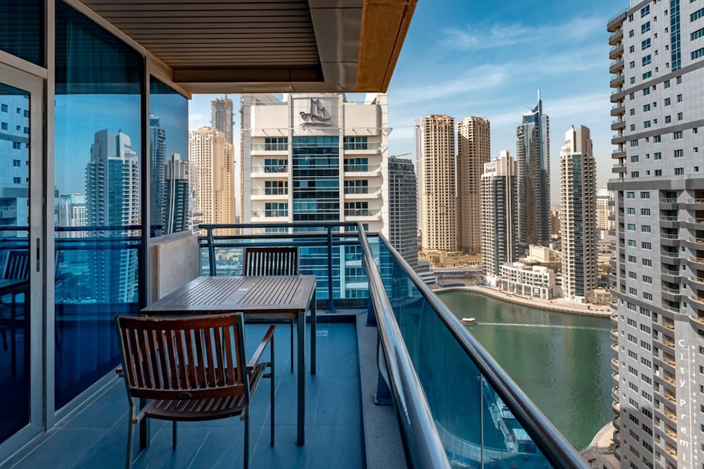 The Radisson Blu Residence, Dubai Marina 1