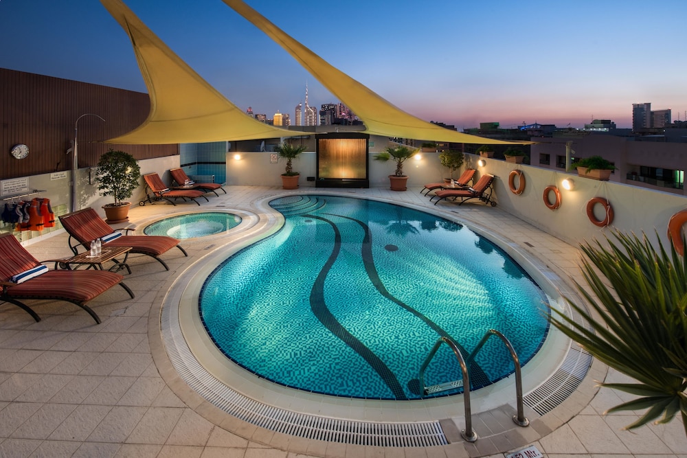 Savoy Suites Hotel Apartments 10