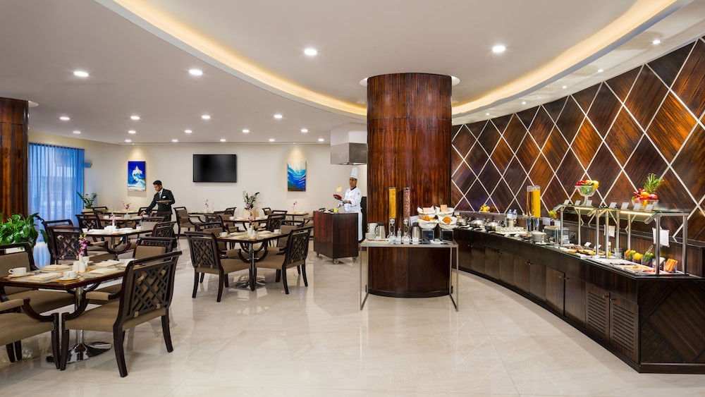 Savoy Suites Hotel Apartments 6