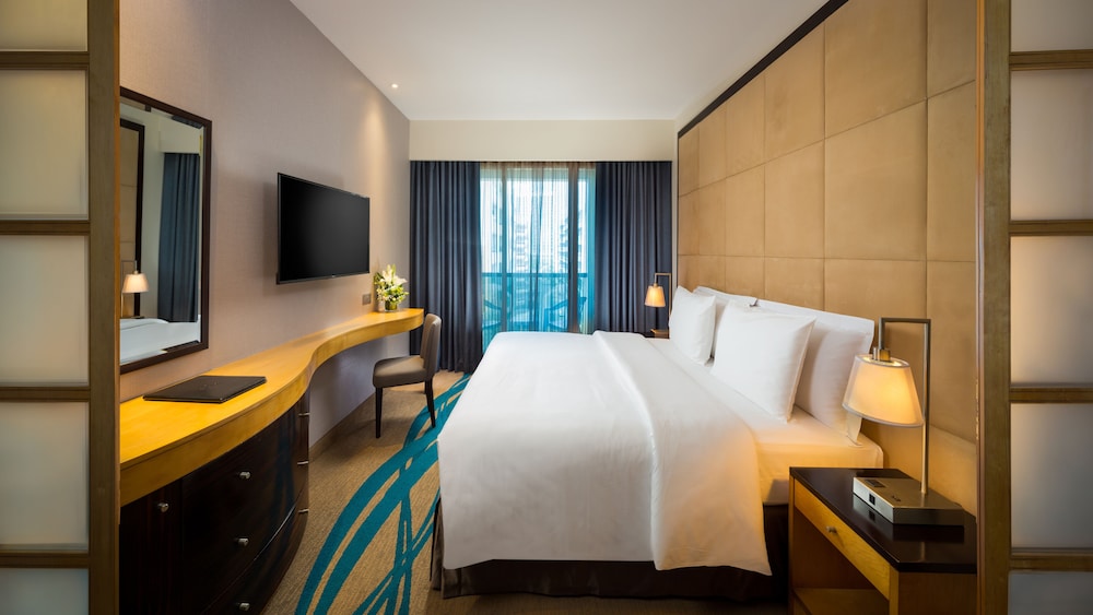 Savoy Suites Hotel Apartments 8