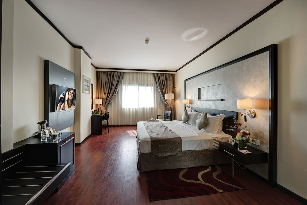 Grandeur Hotel 16