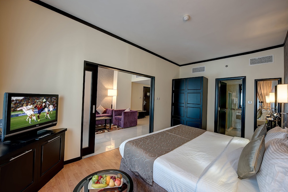 Grandeur Hotel 13