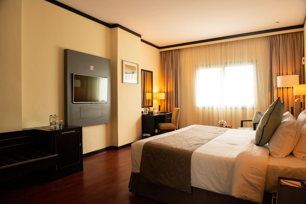 Grandeur Hotel 8