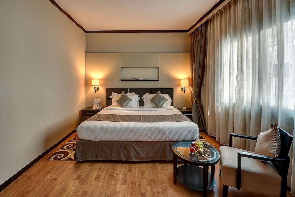 Grandeur Hotel 11