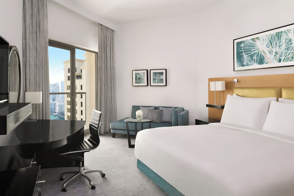 Mövenpick Hotel Jumeirah Beach 12