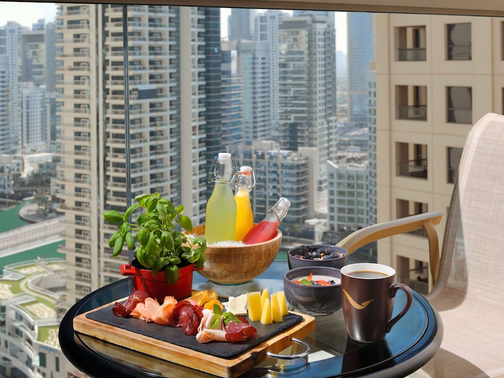 Mövenpick Hotel Jumeirah Beach 1