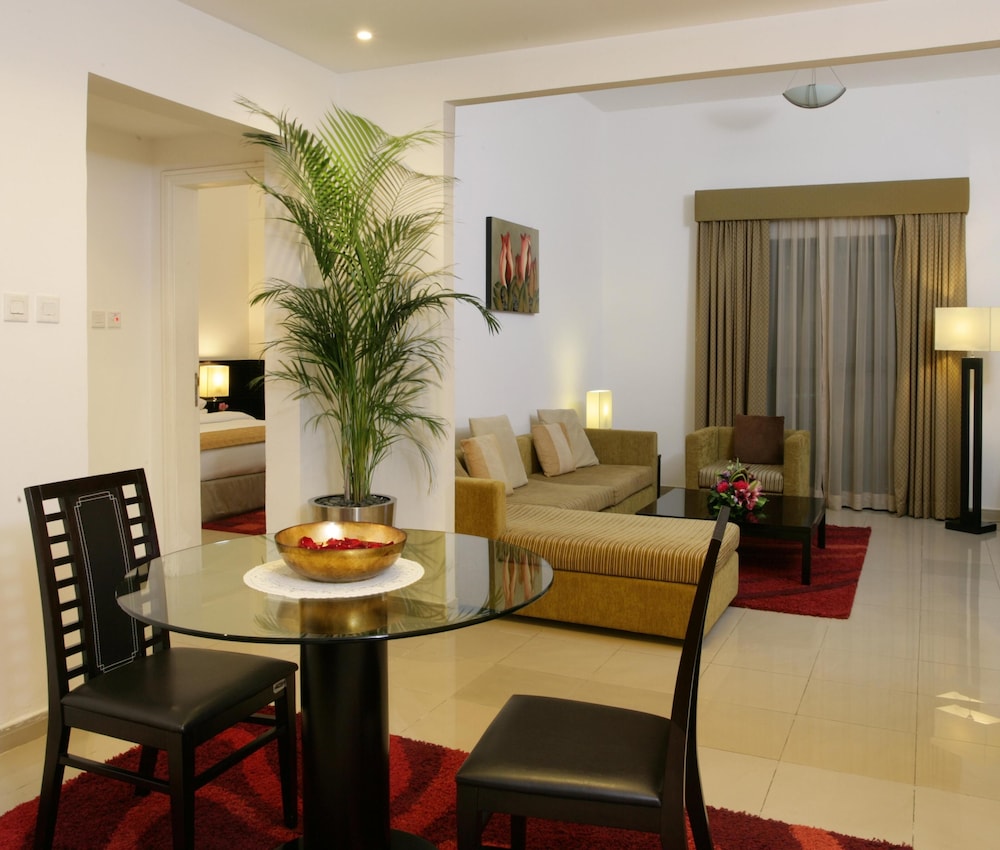 Ramada Hotel & Suites by Wyndham Ajman 12