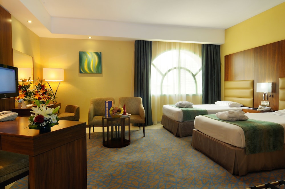 Howard Johnson by Wyndham Abu Dhabi 1