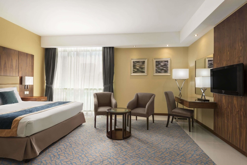 Howard Johnson by Wyndham Abu Dhabi 10