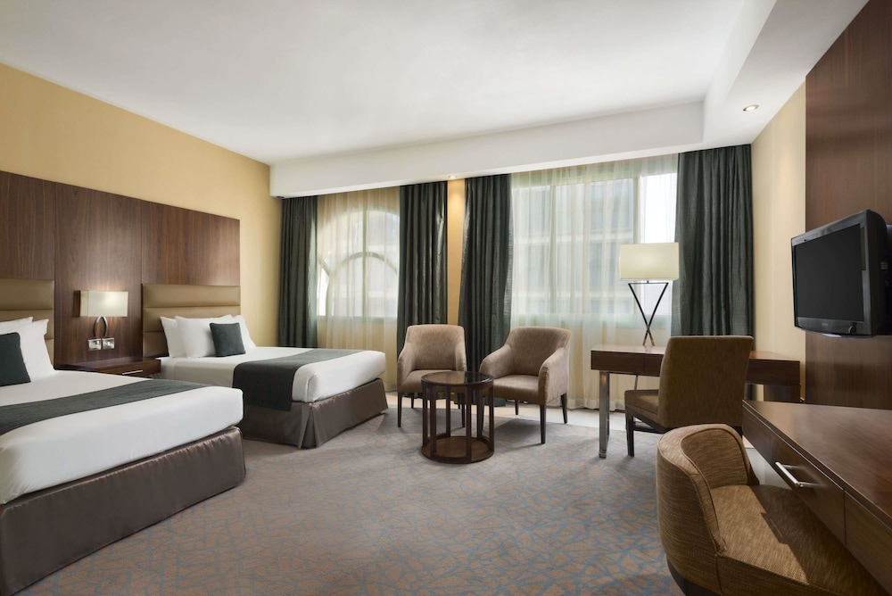 Howard Johnson by Wyndham Abu Dhabi 6
