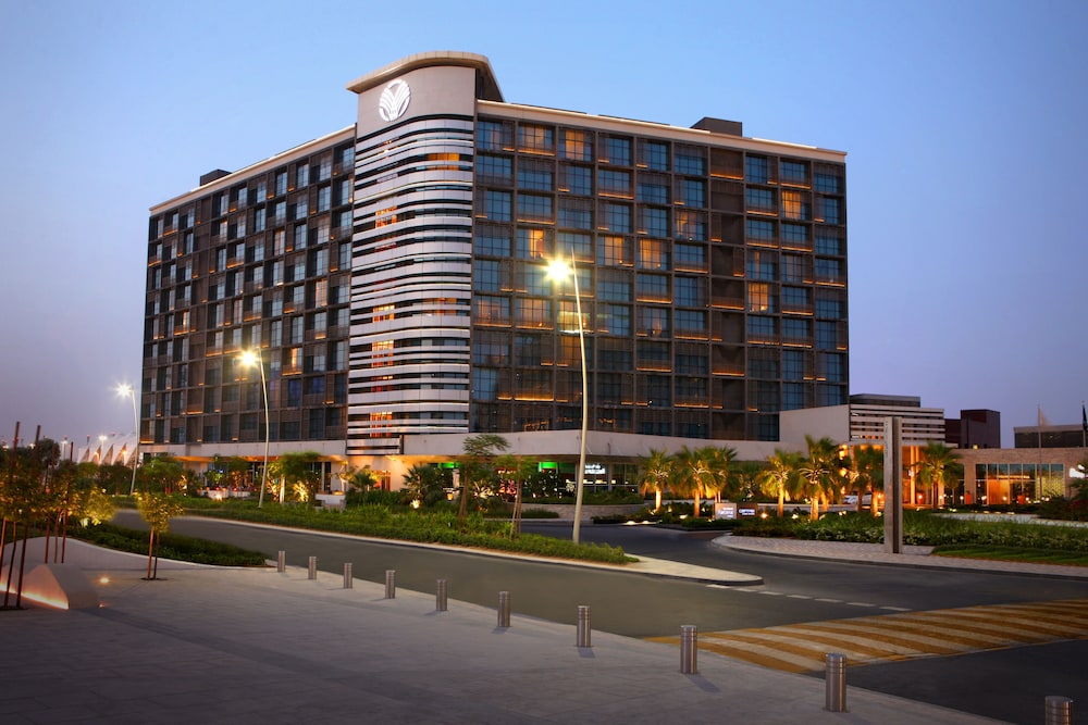 Yas Plaza Circuit 1