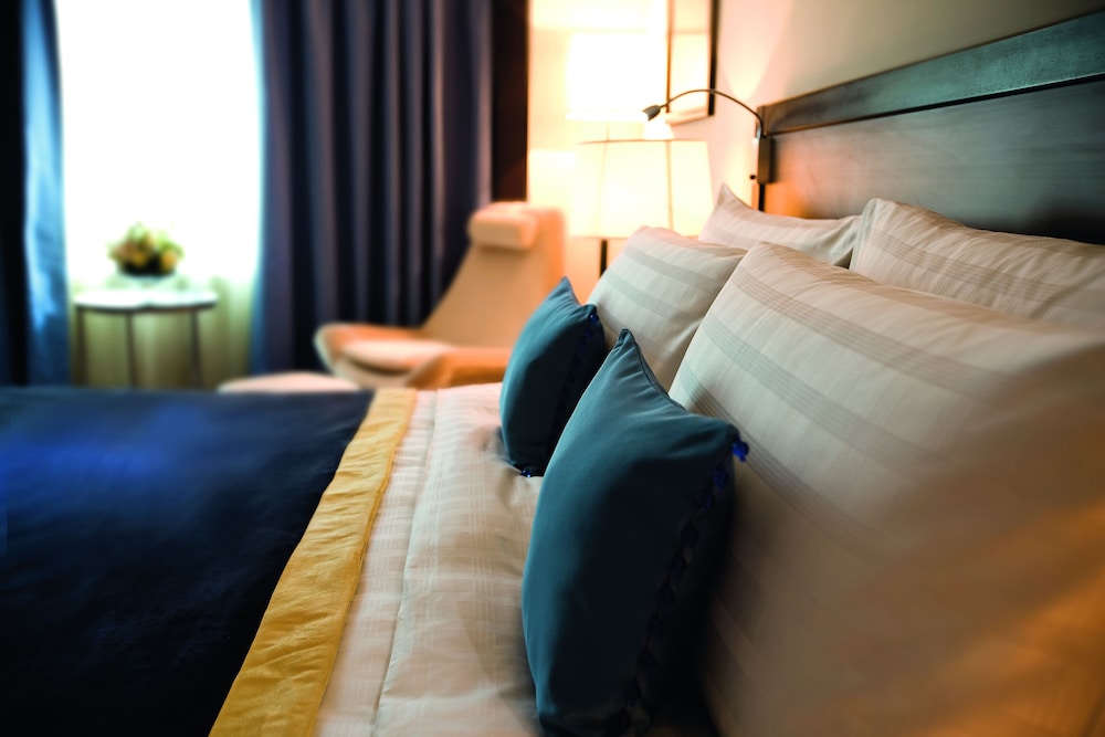 AVANI Deira Dubai Hotel 8