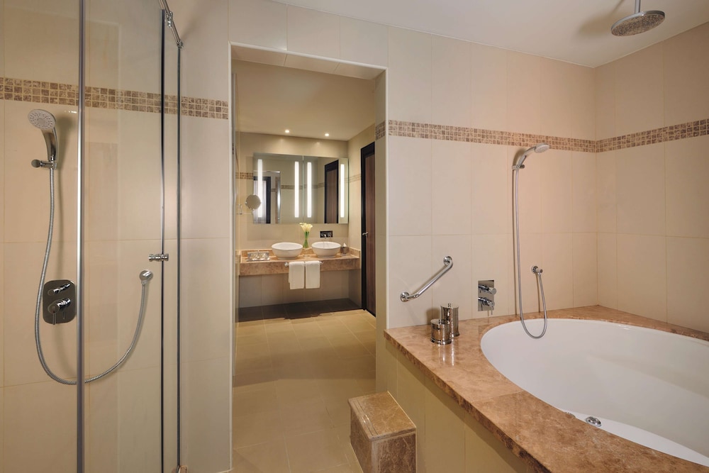 AVANI Deira Dubai Hotel 24