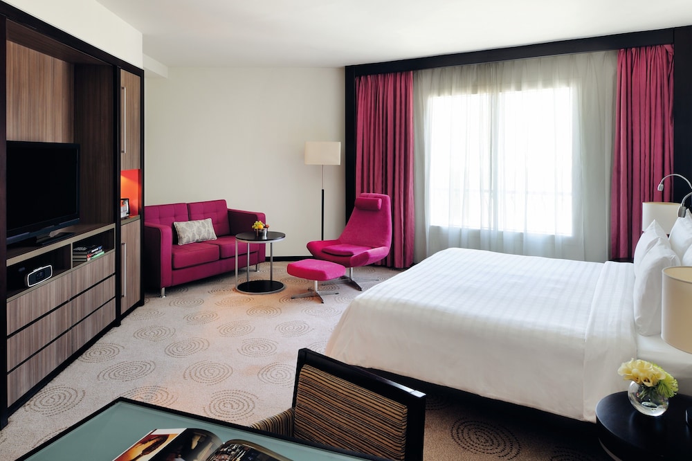 AVANI Deira Dubai Hotel 10