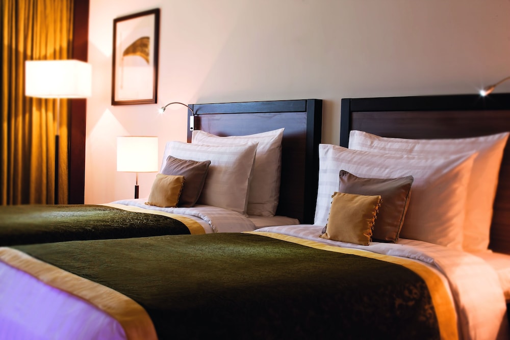 AVANI Deira Dubai Hotel 6