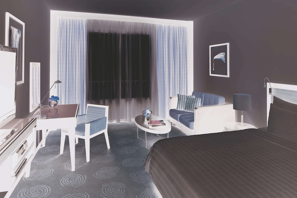 AVANI Deira Dubai Hotel 11