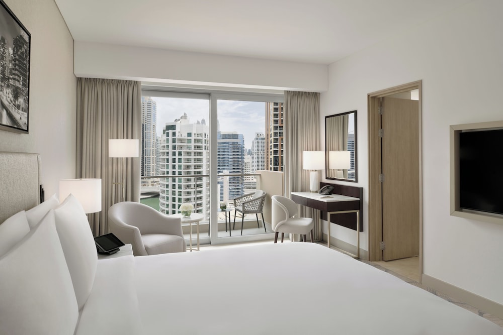 JW Marriott Hotel Marina 12