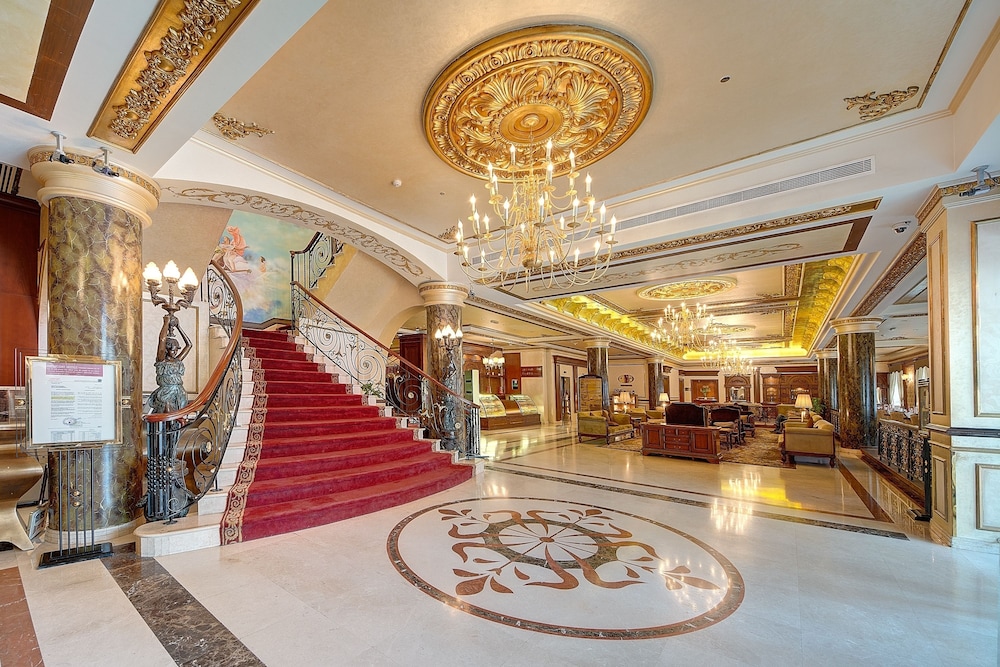 Royal Ascot Hotel 5
