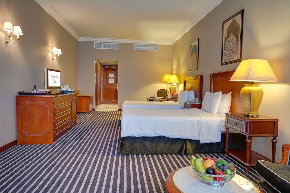 Royal Ascot Hotel 23