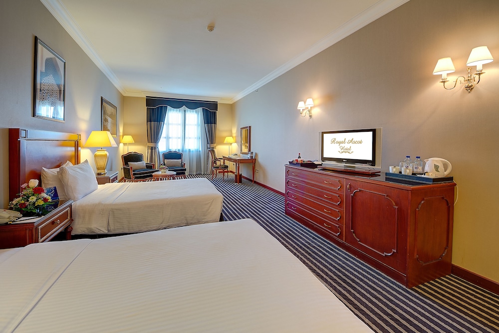 Royal Ascot Hotel 19