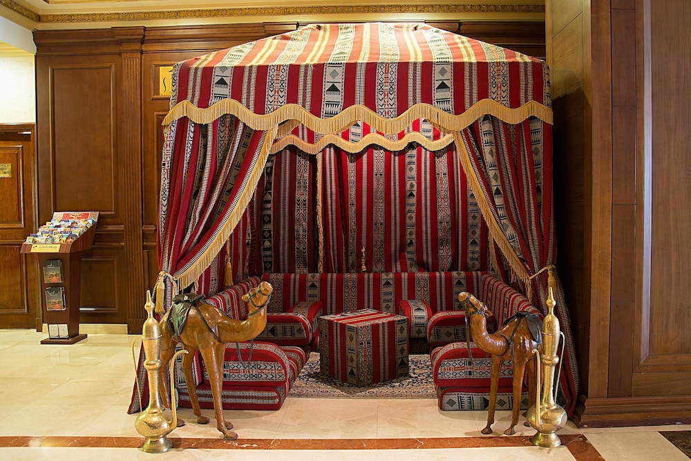 Royal Ascot Hotel 7