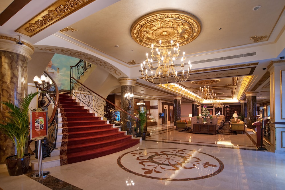 Royal Ascot Hotel 3
