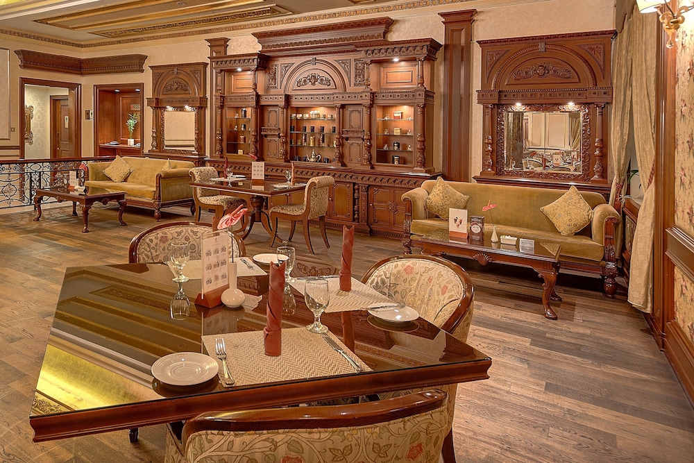 Royal Ascot Hotel 13