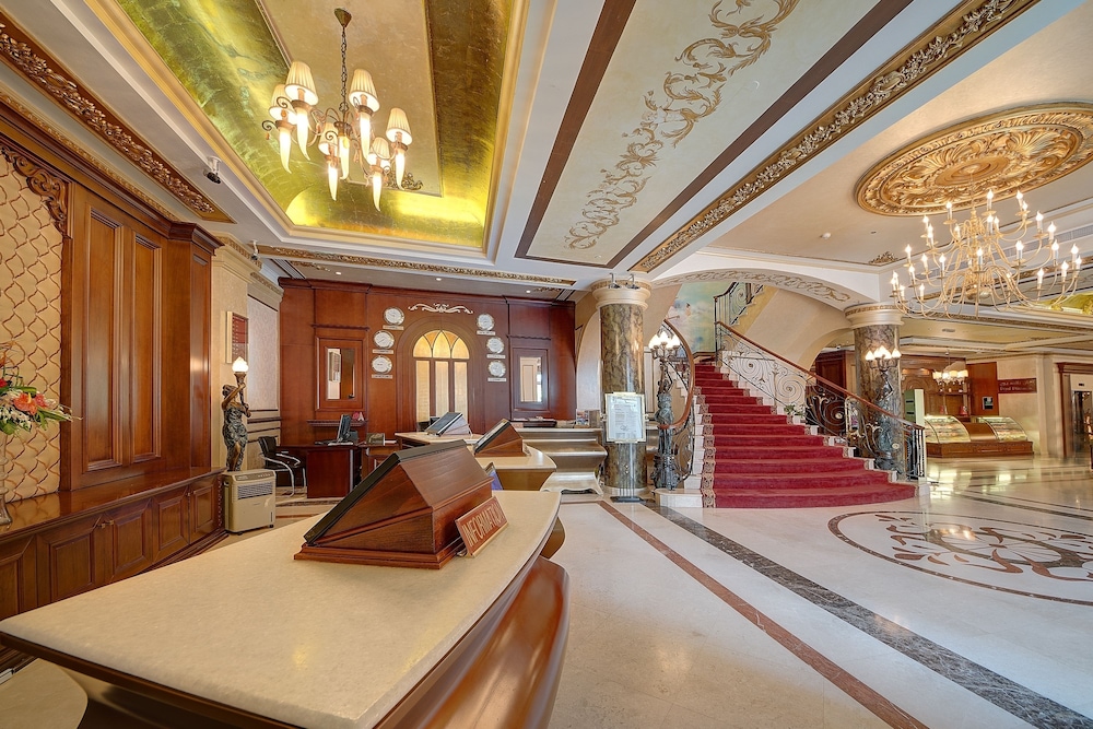Royal Ascot Hotel 8