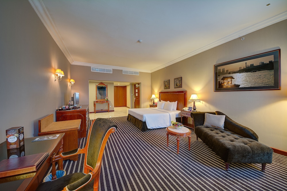 Royal Ascot Hotel 21