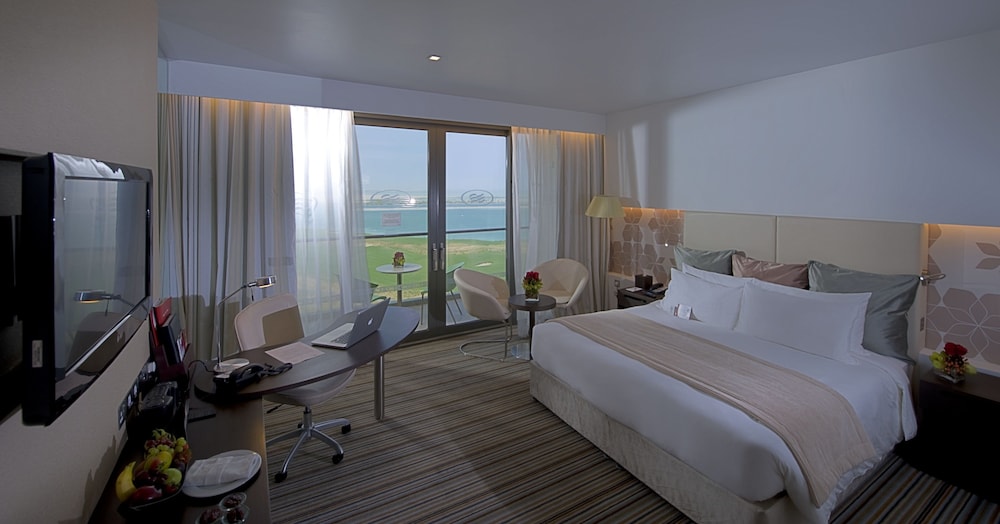 Crowne Plaza Abu Dhabi - Yas Island 10