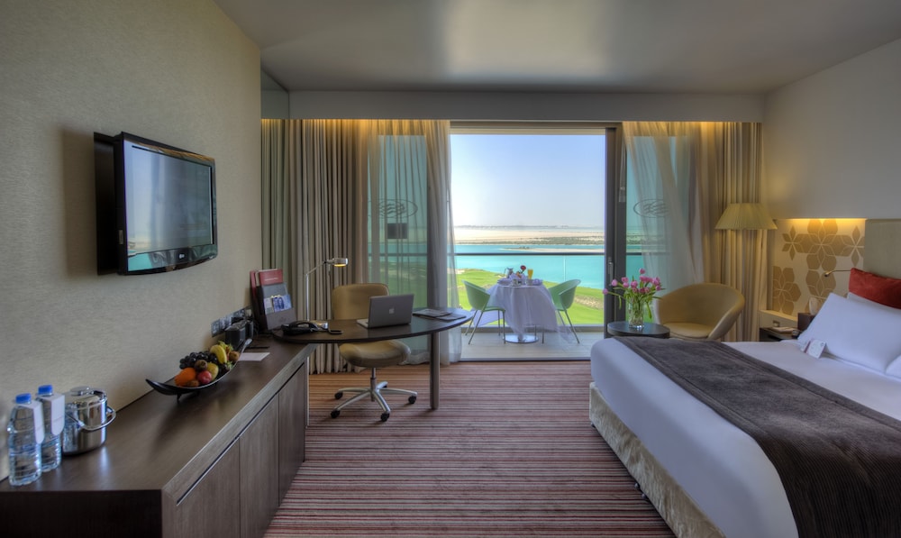 Crowne Plaza Abu Dhabi - Yas Island 8