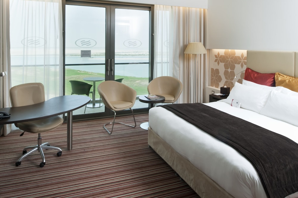 Crowne Plaza Abu Dhabi - Yas Island 12
