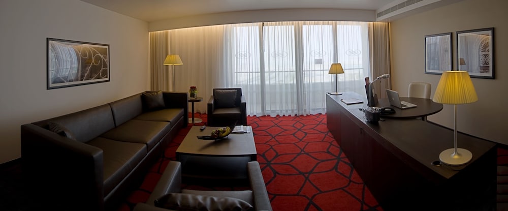 Crowne Plaza Abu Dhabi - Yas Island 16