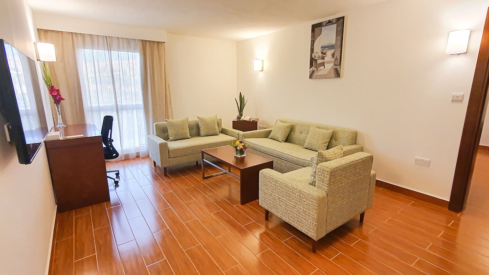 Dhafra Beach Hotel 18